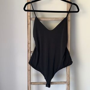 WINDSOR NWT Black Stretchy V Neck Body Suit, Size Large